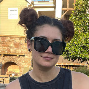 Meet your Posher, Elisa